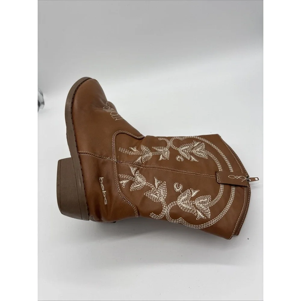 Bebe Girls Cowgirl  Boots Size 3 Brown‎ With White Designs.